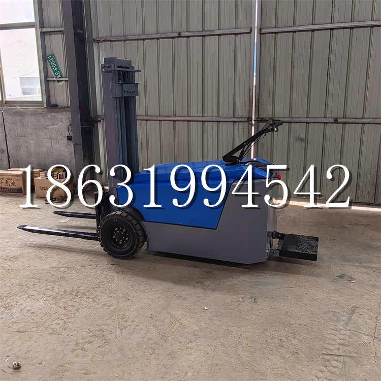 常宁市全电动叉车插腿式堆高车液压装卸车1.5吨升高小型站驾式铲车
